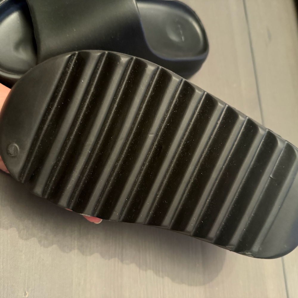 adidas Black Slide Sandals women - Picture 2 of 3